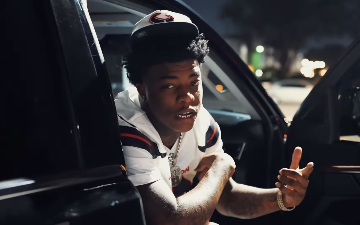 Yungeen Ace blasts crew for failing to pay for fallen friend's funeral (Video) Yungeen Ace blasts crew for failing to pay for fallen friend's funeral (Video)