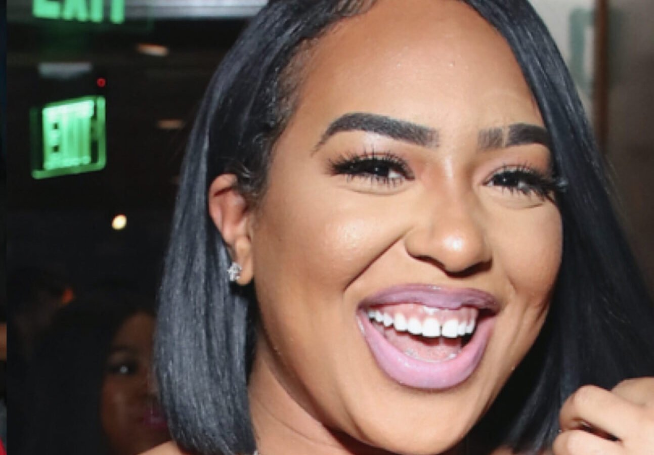 B. Simone radiates tears in the gym as she reflects on her weightlifting journey (video) B. Simone radiates tears in the gym as she reflects on her weightlifting journey (video)
